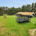 12 Person In Saltum-by Traum Saltum