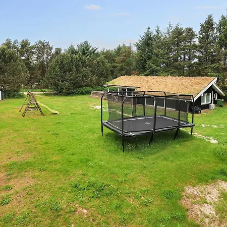 12 Person In Saltum-by Traum Saltum