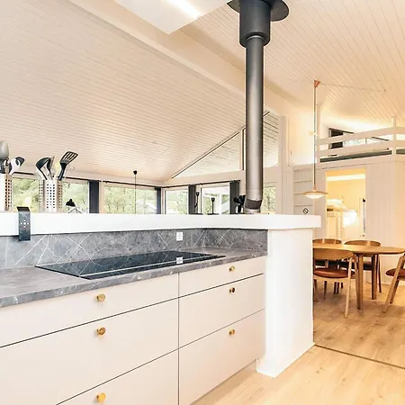 12 Person In Saltum-by Traum Saltum